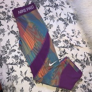 Nike pro cropped leggings